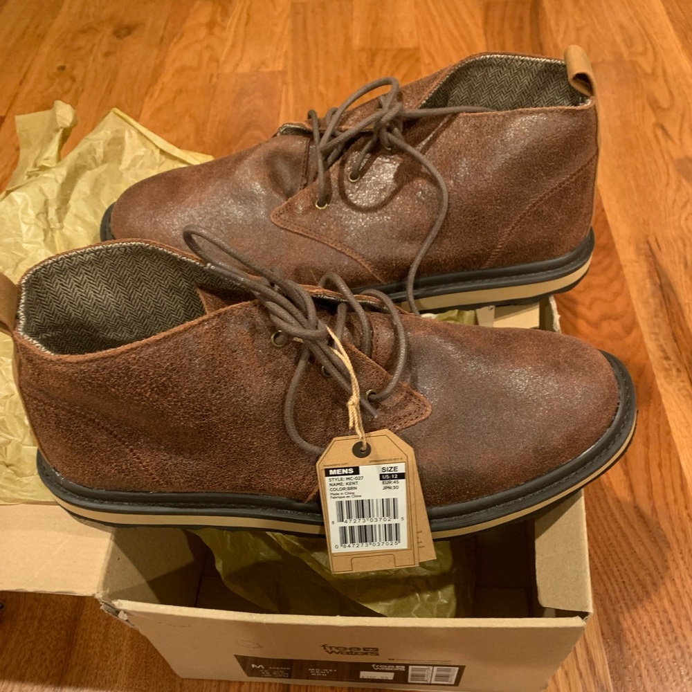 Men’s Free Waters New in Box Sz 12 Chukka Brown